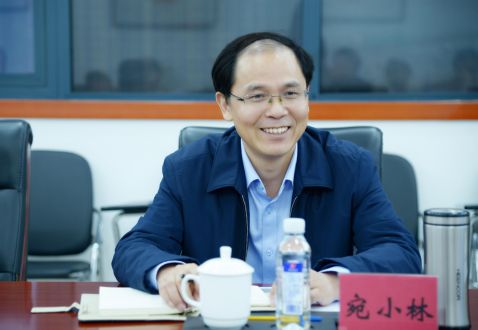 图为:区委书记宛小林指导工作会上,工业园区和相关部门对公司提出的